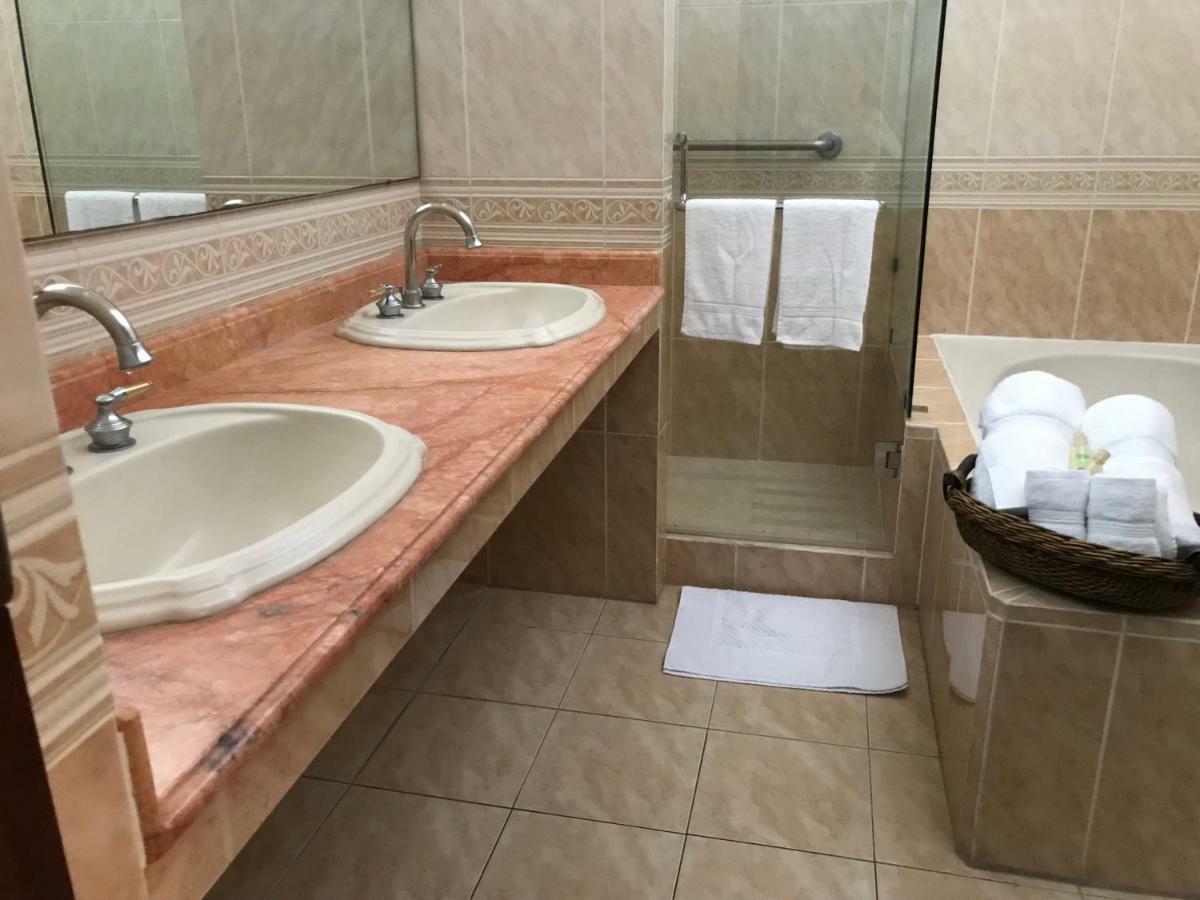 Hotel Belvedere Guatemala City Bagian luar foto